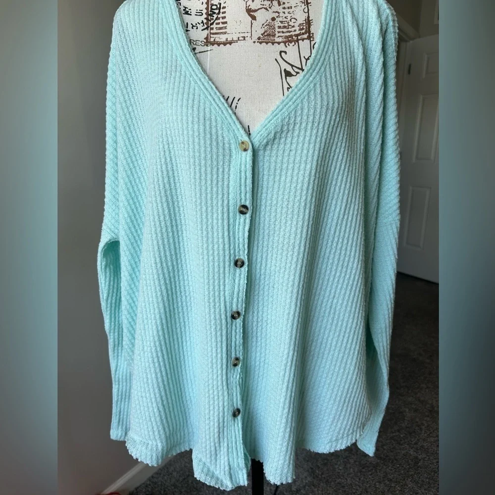 5/$25 Out From Under Urban Outfitters slouchy waffle knit top size medium - Picture 2 of 7